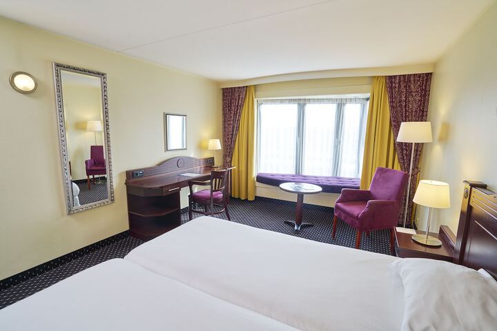 Room 7 of 44