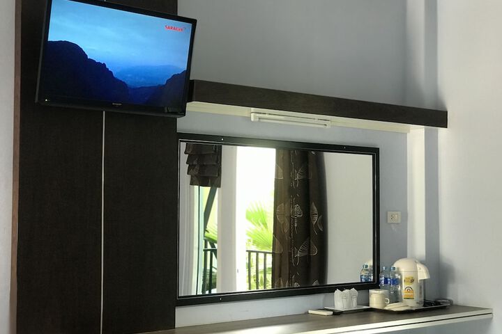 Room 8 of 26