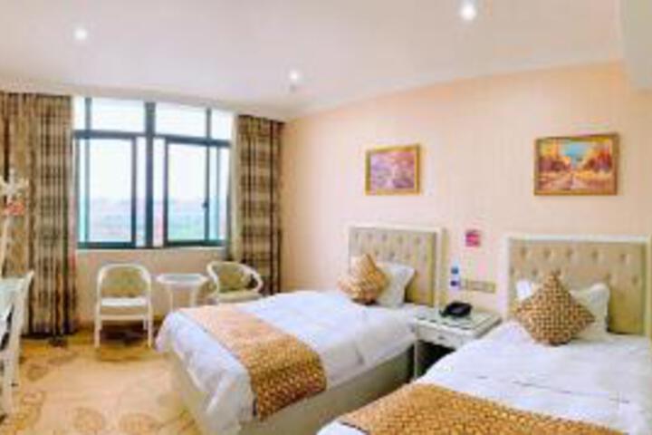 Room 7 of 9