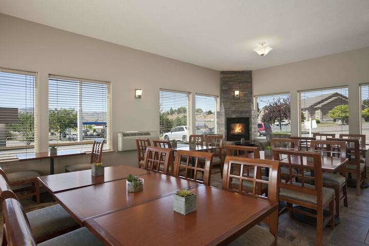 Breakfast/Coffee Service 26 of 29