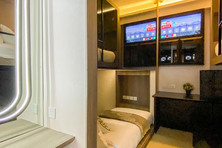 Room 42 of 180