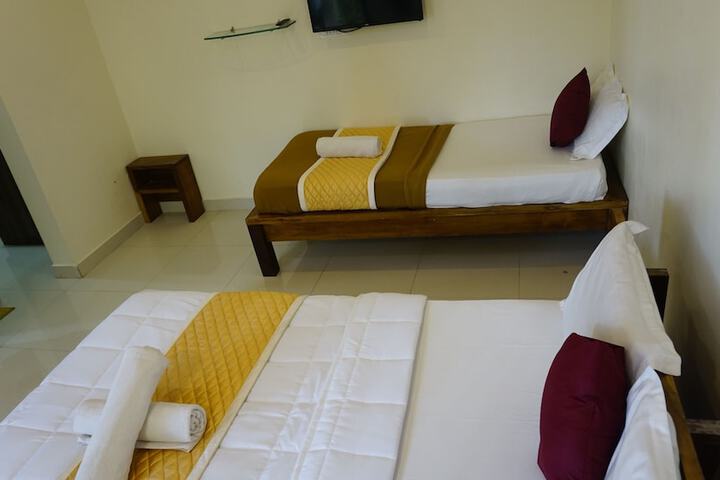 Room 6 of 76