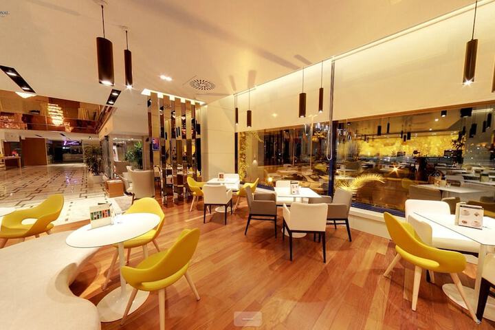Hotel Interior 7 of 123