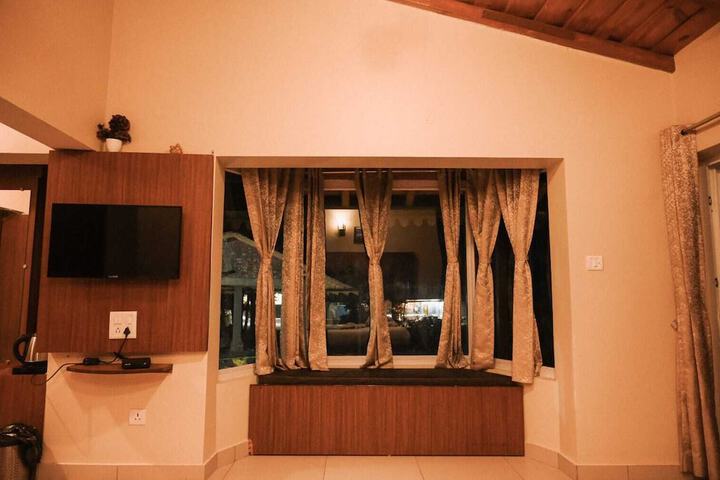 Room 13 of 28
