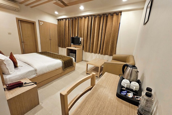 Room 13 of 23