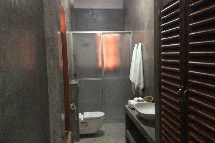Room 18 of 46