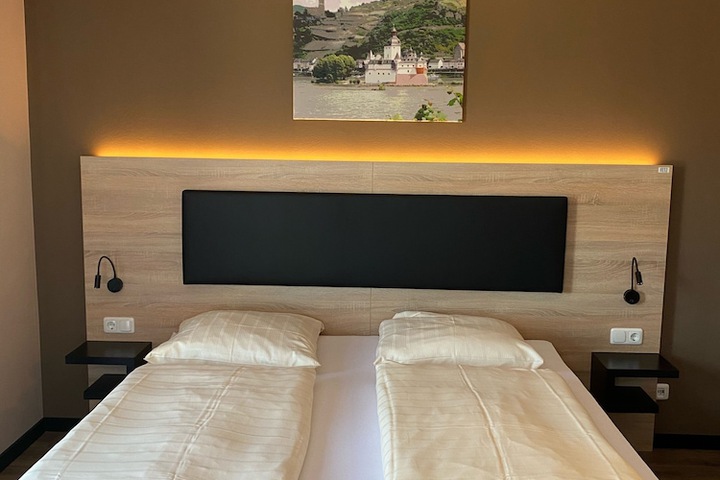 Room 15 of 98
