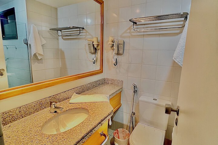 Room 4 of 31