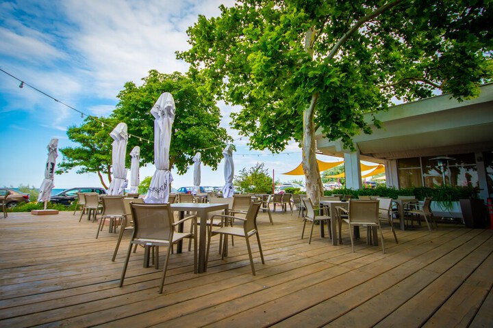 Terrace/Patio 24 of 38
