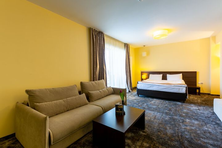 Room 12 of 67