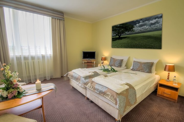 Room 4 of 50