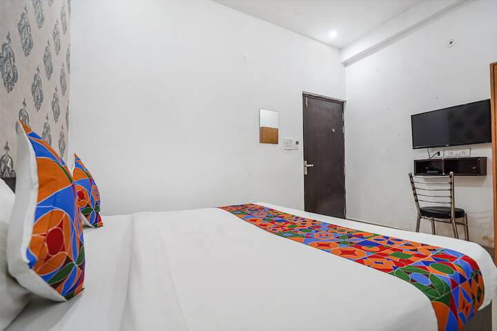 Room 13 of 23