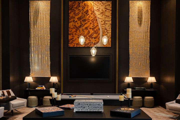 Lounge 96 of 108