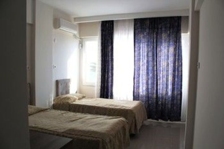 Room 5 of 13