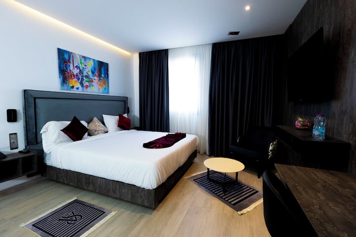 Room 13 of 25
