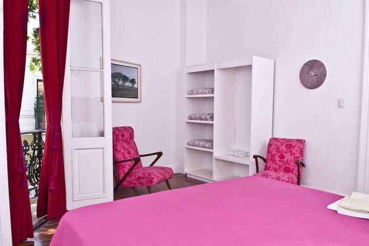 Room 11 of 25