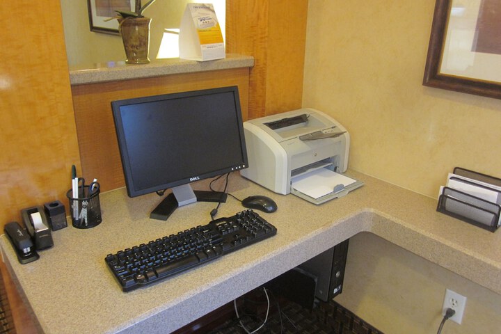 Business Center 58 of 60