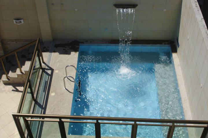 Hotel Pool
