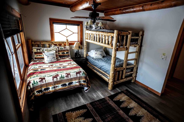 Room 25 of 241