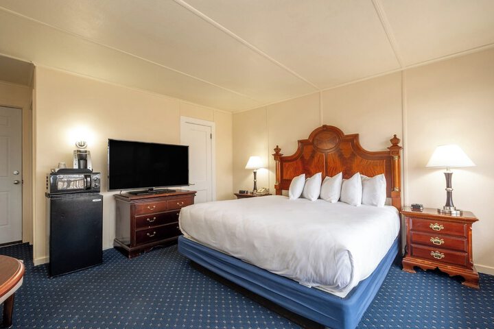 Room 22 of 114