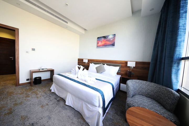 Room 4 of 39