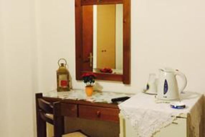 Room 9 of 10