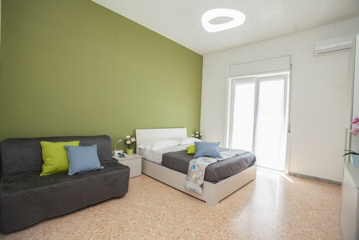 Room 8 of 22
