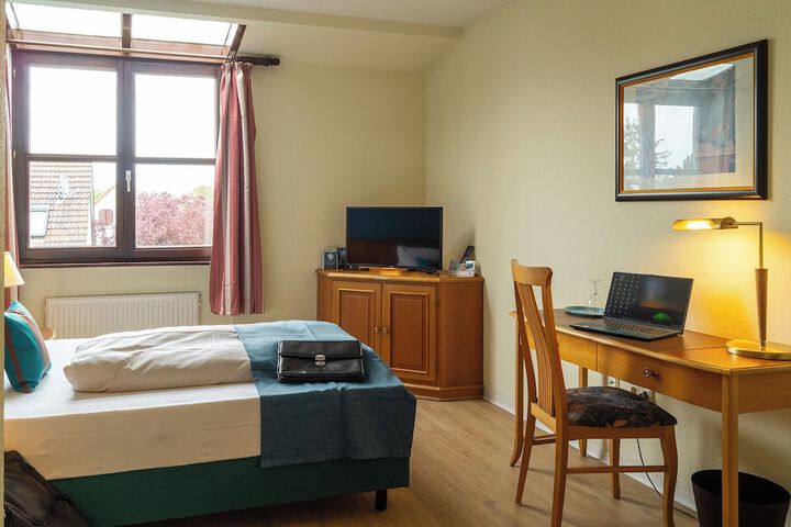 Room 10 of 19