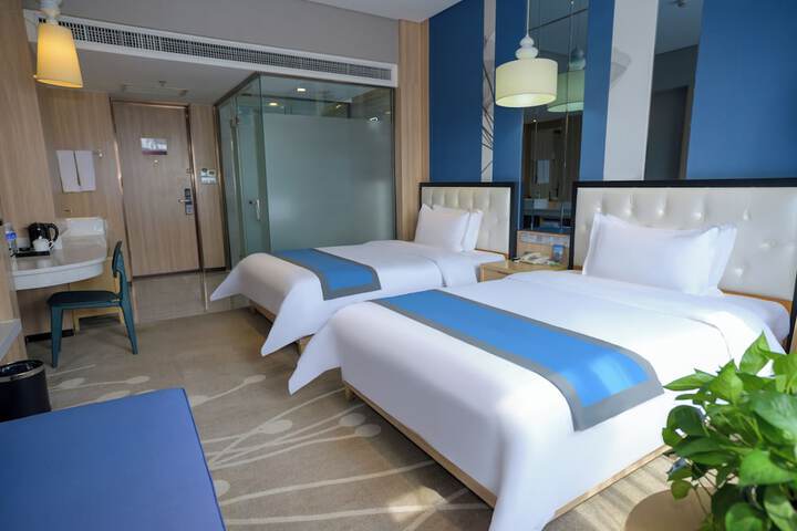 Room 3 of 26