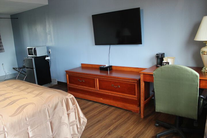 1 King Bed (1 of 42)