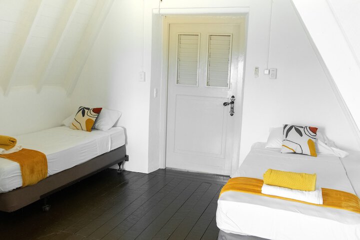 Room 5 of 40
