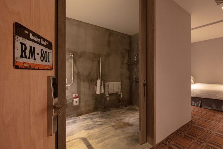 Room 66 of 76
