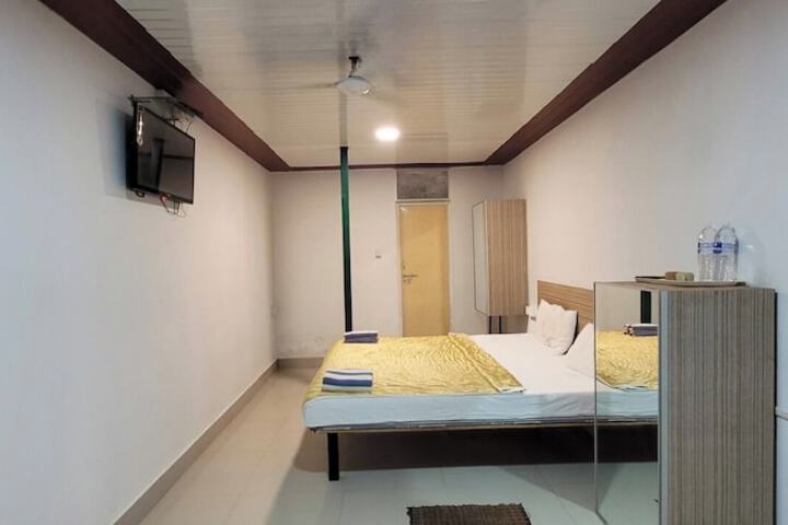 Room 5 of 20