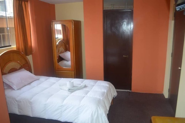 Room 9 of 65