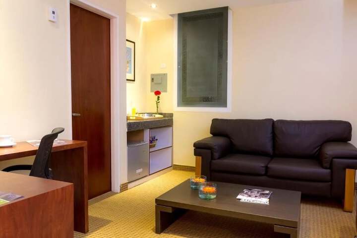 Room 9 of 40