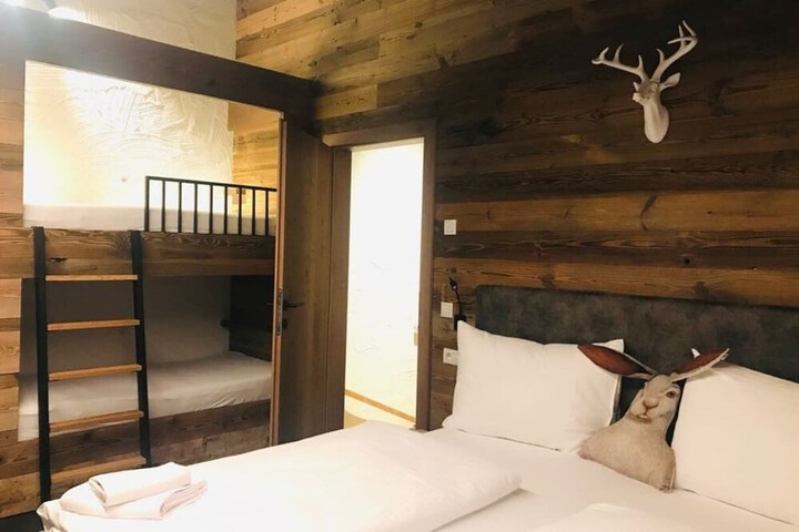 Room 19 of 97