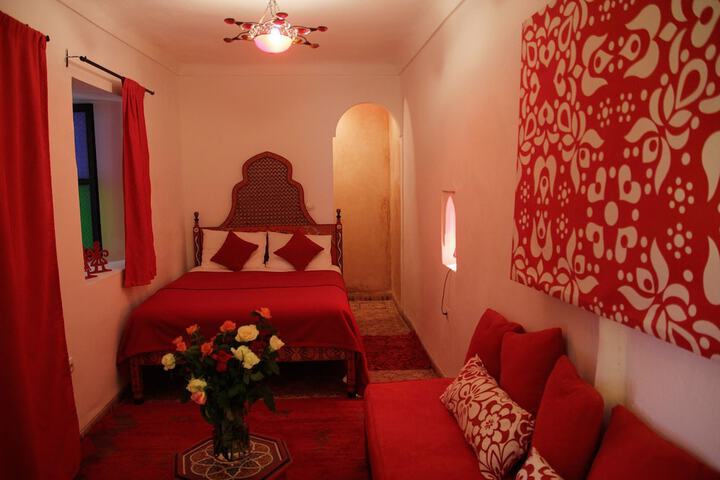 Room 4 of 65