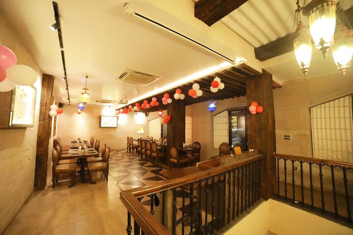 Ballroom/Hall 87 of 100