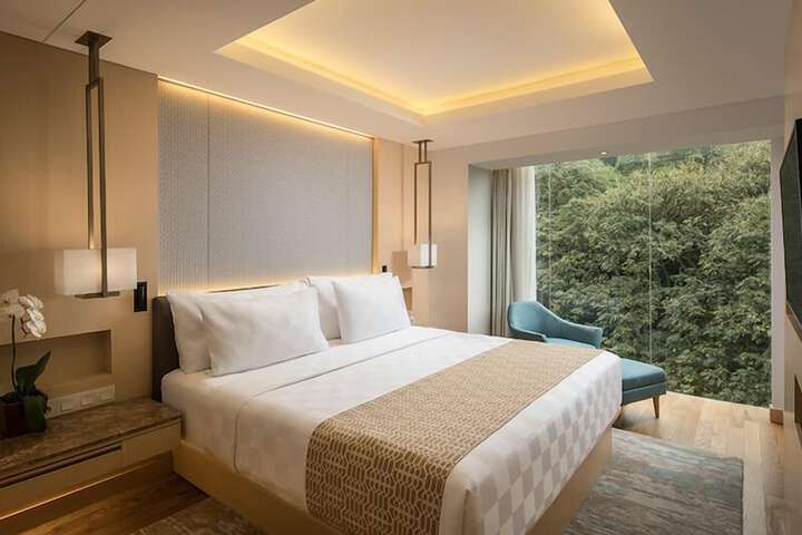 Room 10 of 48