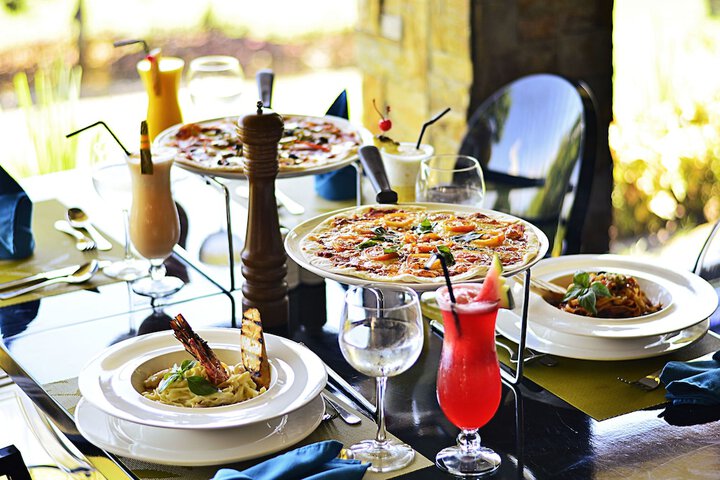 Dining 39 of 60