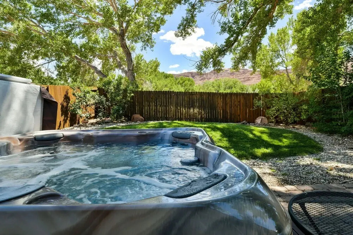 Pool 13 of 22