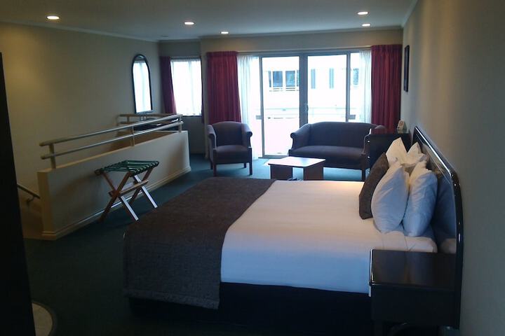 Room 2 of 53