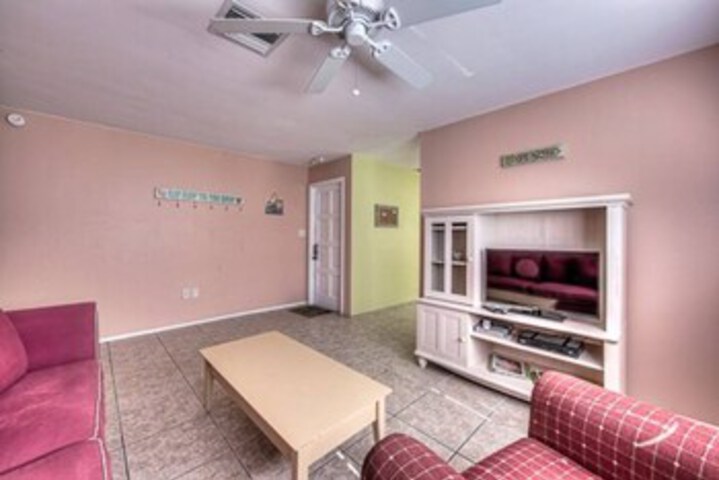Room 11 of 27