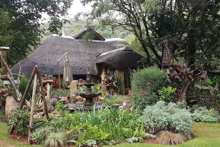 HORNBILL LODGE AND LEGENDS RESTAURANT