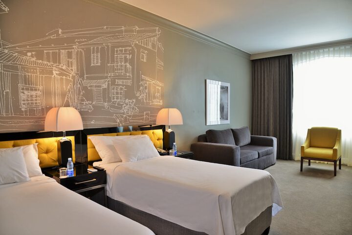 Room 4 of 43