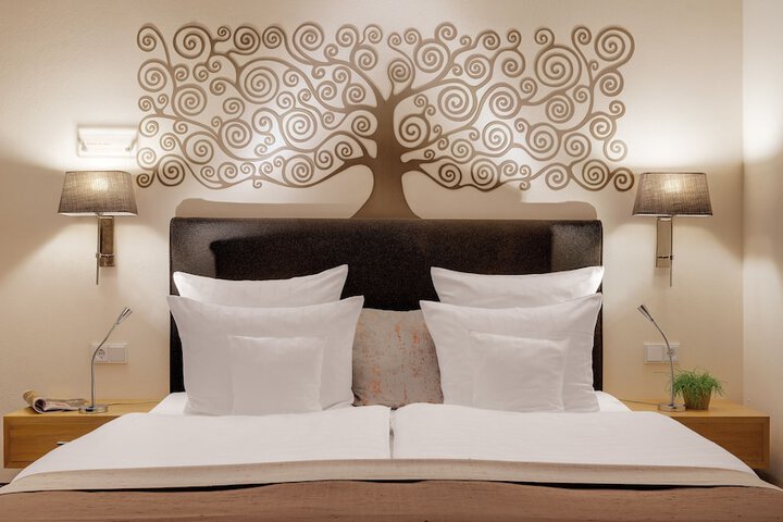 Room 7 of 38