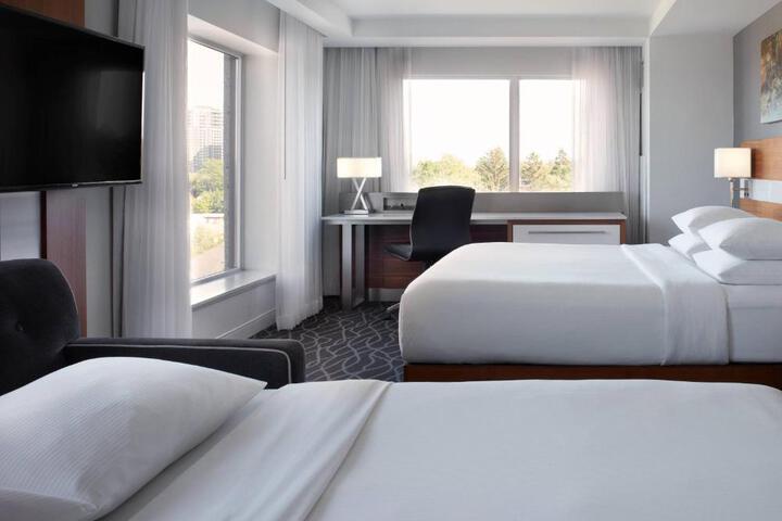 1 King Bed (2 of 12)