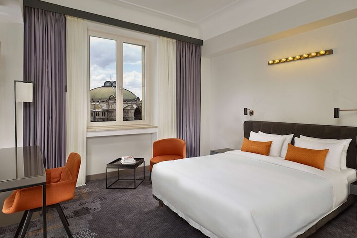 Room 17 of 79