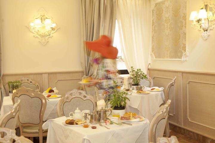 Dining 60 of 84