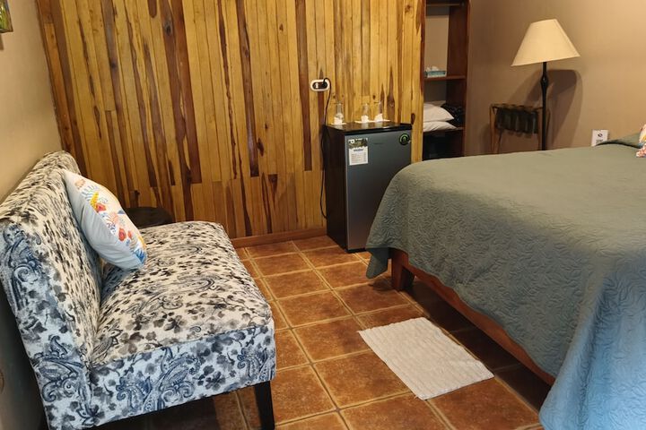 Room 52 of 334